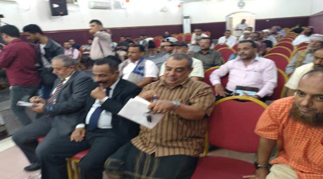 مسؤول في وزارة الزراعة يدشن ورشة العمل الخاصة بالمسح الشامل  لأشجار البن في يافع 