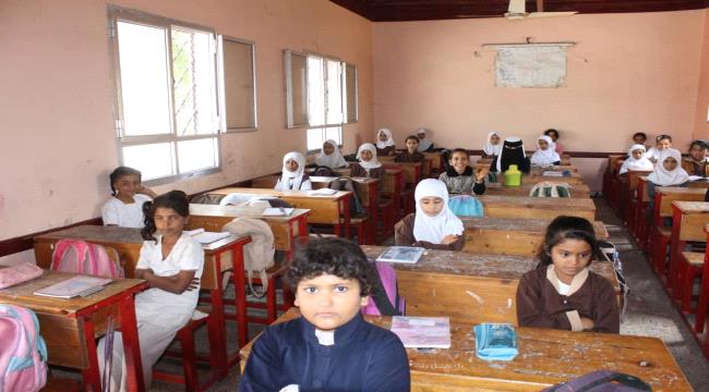 لحج : مدرسة الزهراء بالفيوش تحقق التباعد الإجتماعي وتعتمد السبت يوماً دراسياً 