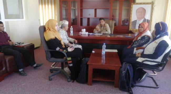 لقاء يجمع قيادة الانتقالي والسلطة المحلية والمجلس النرويجي لمناقشة احتياجات النازحين بأبين