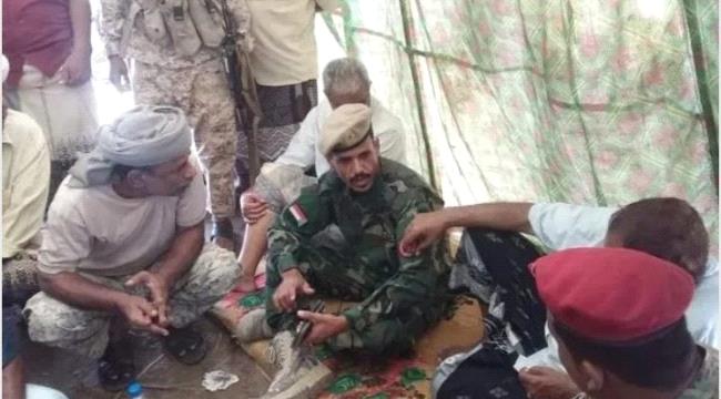 العميد نصر اليافعي قائد اللواء الأول دعم وإسناد يقدم واجب العزاء لأسرة الشهيد ابراهيم المحرابي