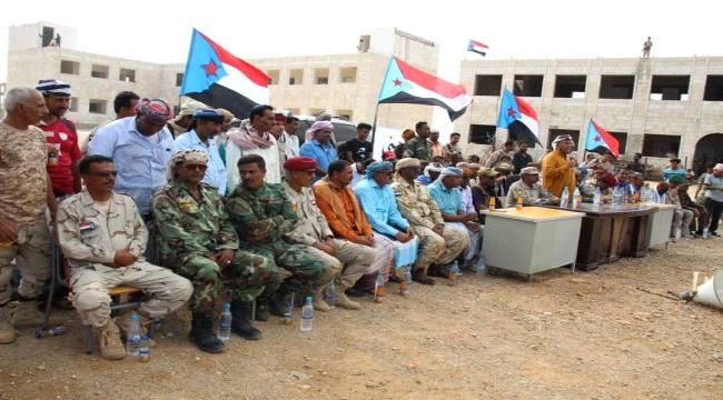 رئيس الانتقالي يدشن معسكر جديد لقوات الحزام الأمني بسقطرى