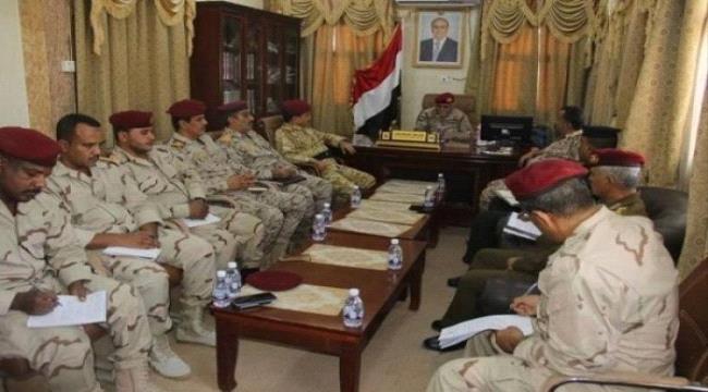 المنطقة الأولى ترفض الانسحاب الى مأرب وتهدد بتسليم المعسكرات لتنظيم القاعدة 