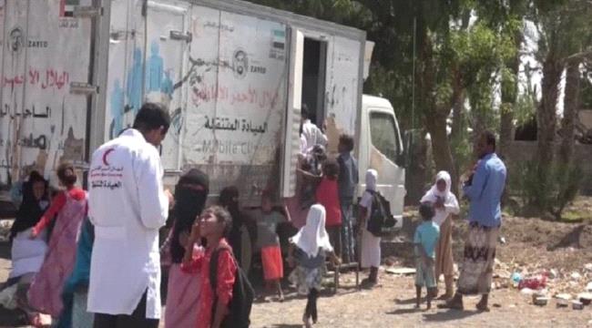 هلال الإمارات يسير عيادة طيبة متنقلة إلى مخيم الكداح للنازحين بالخوخة 