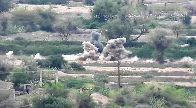 المليشيات الحوثية تستهدف منازل المواطنين في بلدة بتار بالدبابات ومدفعية القوات الجنوبية تخمد نيرانها