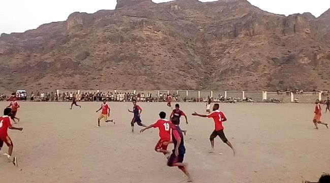ركلات الحظ تمنح السراحنة فوزاً على جاودون في بطولة الفقيد "جهضر" لكرة القدم بمسيمير لحج.