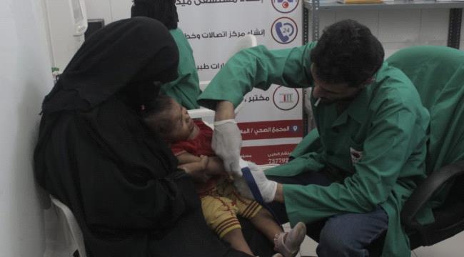منظمة كير ترفد  مركز كوفيد 19 والحميات بأجهزة ومستلزمات طبية في عدن 
