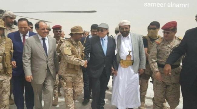 سياسي إماراتي : بهذه الشرعية لن يتحقق شيئا وهي الطرف الأضعف مقابل الانتقالي والحوثه
