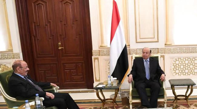 تجاهل هادي والأحمر لمعارك أبين يثير التساؤلات