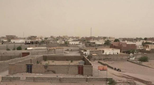 مليشيات الحوثي تعاود استهداف الأحياء السكنية بمدينة التحيتا بالأسلحة المتوسطة