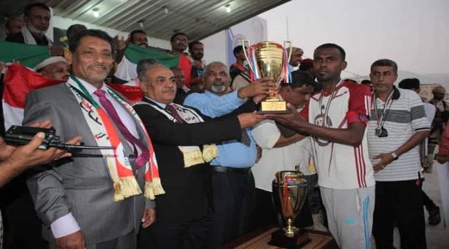 حضرموت : تتويج التضامن بكأس سمو الشيخ محمد بن زايد عقب فوزه على الشعب في المهرجان الكروي الختامي