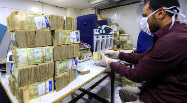 انهيار غير مسبوق للريال اليمني أمام العملات الأجنبية