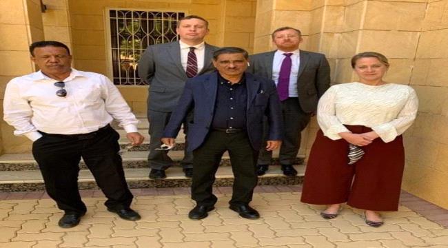 محافظ حضرموت يلتقي بالرياض القائم بأعمال سفارة الولايات المتحدة الأمريكية لدى بلادنا 