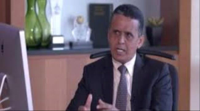 محلل عسكري : الشرعية تدعم الحوثي بسلاح التحالف لقتل الجنوبيين