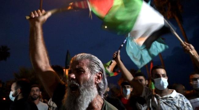 عرض الصحف البريطانية-التشابه بين الفلسطينيين والأمريكيين السود، وأفكار "سخيفة ومتوحشة" للتعامل مع اللاجئين
