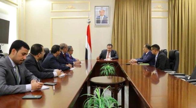 فيما الأنتقالي قدم خطته العسكرية .. الشرعية ترفض تقديم خطتها العسكرية والرياض تضغط لاعلان حكومة مناصفة