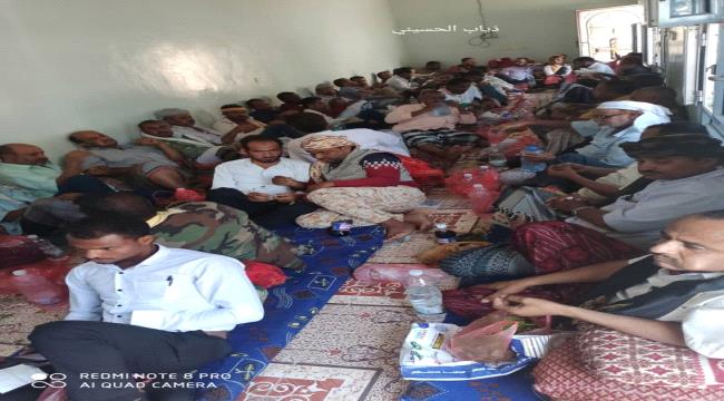 الضالع : "اجتماع موسع" مشائخ واهالي مركز لكمه الدوكي يقفون الى جانب المنظمات المتدخله في المنطقة