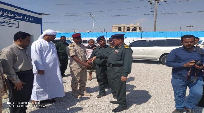 اللواء العامري يفتتح مبنى جديد لادارة أمن مديرية الشحر ويقوم بزيارة مفاجئة لإدارة الامن بمديرية الديس الشرقية   
