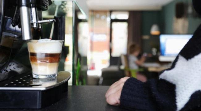 مشروب دافئ شائع قد يساعد في إطالة العمر... تعرف عليه