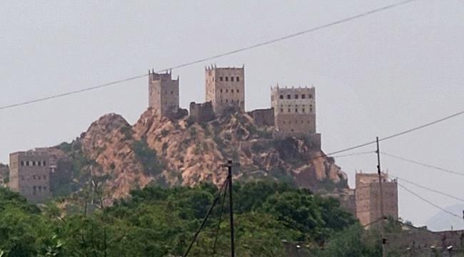 أبين : اهالي المنطقة الوسطى يطالبون السلطات المحلية بالإشراف علئ محطات الوقود ومحاسبة المتلاعبين 