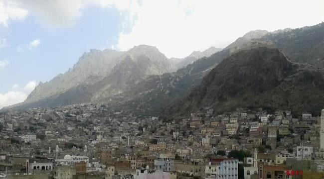 أخذ بنصيحة الشهيد الحمادي..أبرز قيادات المقاومة للحوثي في تعز يغادر المحافظة بسبب الاخوان