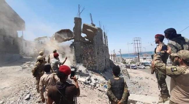 بالأمس يتباكى المحرّضون على تشويه عدن من تلك العشوائيات.. و اليوم عند الإزالة انفضحت دموع التماسيح