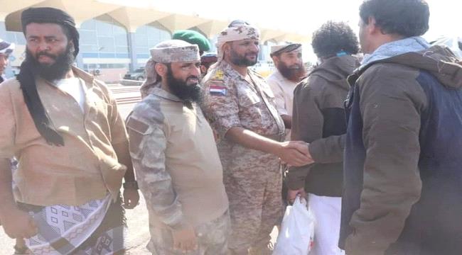 قيادة الدعم والإسناد في مقدمة مستقبلين الاسرى المفرج عنهم بمطار عدن الدولي