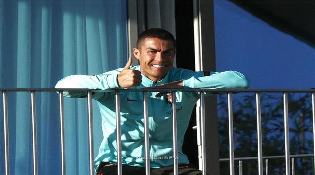 رونالدو يرد على وزير الرياضة الإيطالي