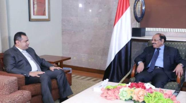 سياسي جنوبي : إتفاق الرياض بالنسبة للشرعية هو إسقاط عدن بيد الارهاب