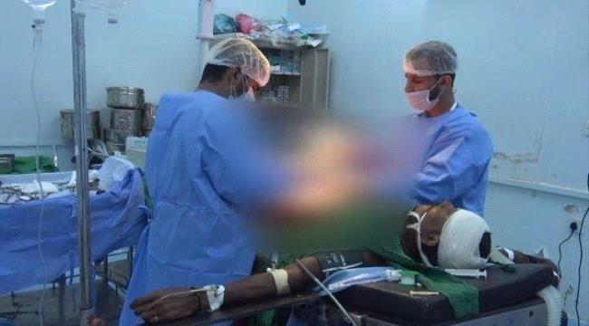 إصابة مدني بجروح خطيرة في قصف مدفعي حوثي على قرى في التحيتا