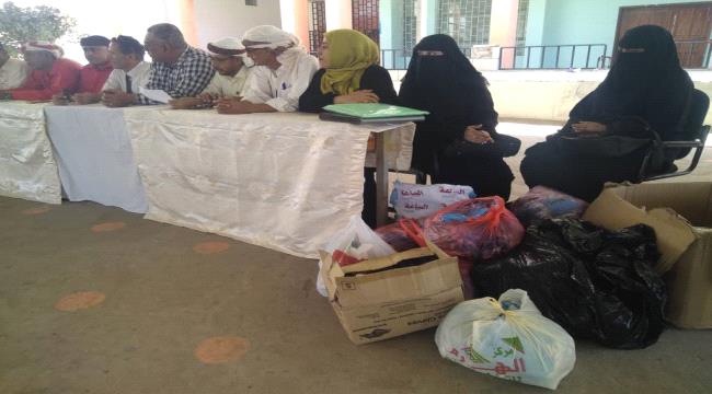 انتقالي لحج يُوزع أكثر من 5 آلاف كمامة على مدارس الحوطة 