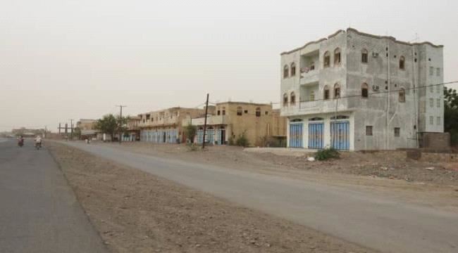 قناصة مليشيات الحوثي تستهدف المدنيين في حيس