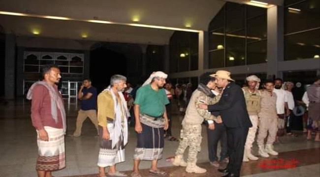 قائد عسكري جنوبي  يعود إلى عدن بعد رحلة علاجية في  مصر