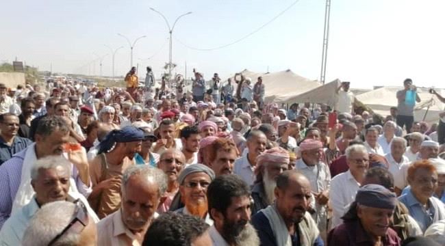 العسكريون.. نصف عام دون مرتبات