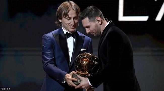 مودريتش يعلق "بعقلانية" على رحيل ميسي: انظروا إلينا