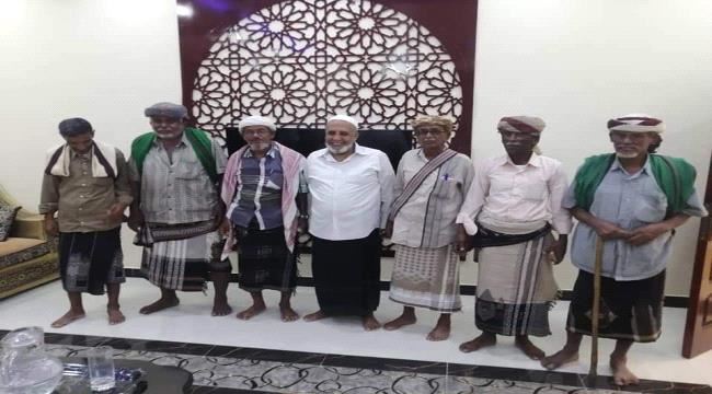 لقاء للعطاس مع مقادمة وأعيان آل باذبيان يؤكد على أهمية تصحيح الاختلالات في الكيانات الحضرمية ودمجها في كيان واحد    