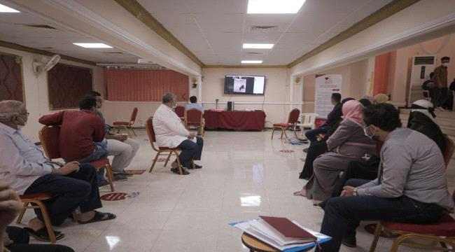 ضمن جلسات الدعم النفسي والاجتماعي..مداخلة عبر الزوم لاستشاري الطب النفسي في جامعة جازان 