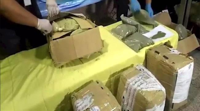 أحدهما إمرأة .. السلطات المصرية تعتقل يمنيان حاولا إدخال 9 كيلو من مادة القات 