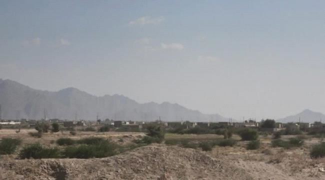 انتهاكات حوثية جديدة باستهداف أحياء سكنية في مدينة حيس بالحديدة 