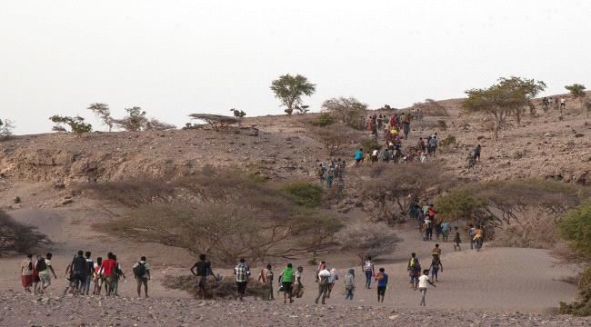 الحكومة اليمنية تجدد اتهامها للحوثيين باستغلال المهاجرين الأفارقة في أعمال قتالية