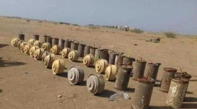 تفكيك ألغام زرعها الحوثيون بالزهاري في #المخا 