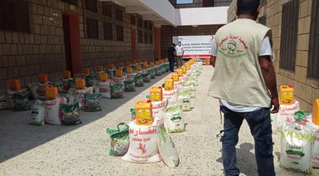 بالتعاون مع جمعية الوردة البيضاء.. مؤسسة نداء للتنمية والتطوير تواصل توزيع سلل غذائية للأسر الأشد فقرا بالبريقة