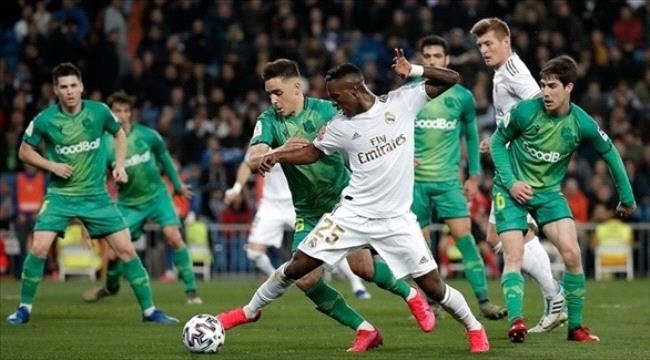 الدوري الإسباني: الريال يصطدم بسوسييداد العنيد في "أنويتا"