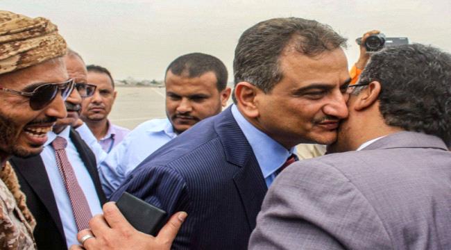 العرب اللندنية : إعادة هيكلة "جريئة" لضبط الوضع المنفلت في عدن