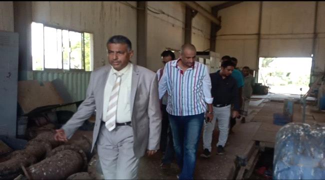بناءً على توجيهات المحافظ لملس ..أمين محلي عدن يوجه بسرعة صيانة المولد الكهربائي بمحطة ضخ المياه لمديرية البريقة