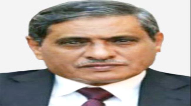صحفي : يعلم البحسني أن الاقتراب  من مصالح العيسي والحثيلي وجلال ثمنه راسه أو منصبه 