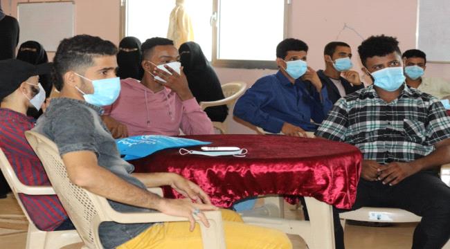 رموز للصم تدرب" 25 "مشاركا من الصم وضعاف السمع بعدن