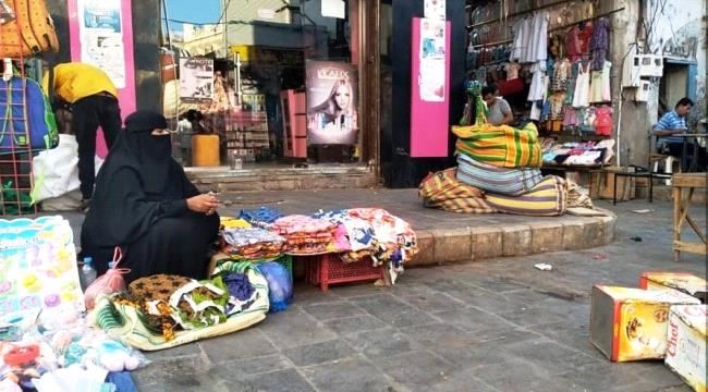 قهرت ظلام الظروف الصعبة.. قصة بسطة "أم إياد" للأقمشة