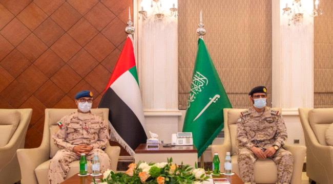 قائد قوات التحالف يناقش مع نائب رئيس أركان القوات الإماراتية دعم الشرعية في اليمن 