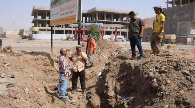 مدير عام الشيخ عثمان يطلع على اعمال الصيانة و أسباب ضعف المياه في الممدارة 