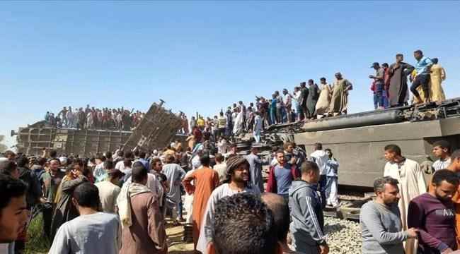 مصر.. 103 مصابين جراء انقلاب قطار ركاب